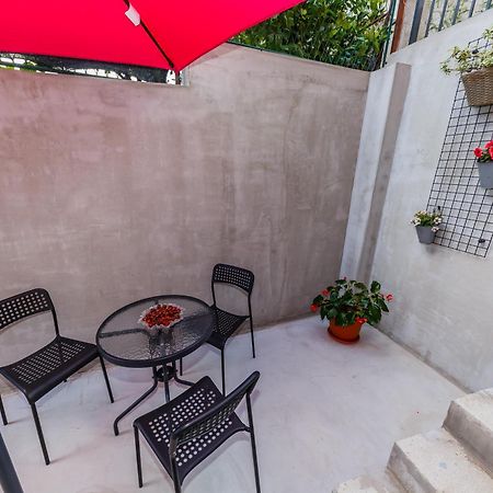 Apartmani Ujakovic Kaštela Екстериор снимка