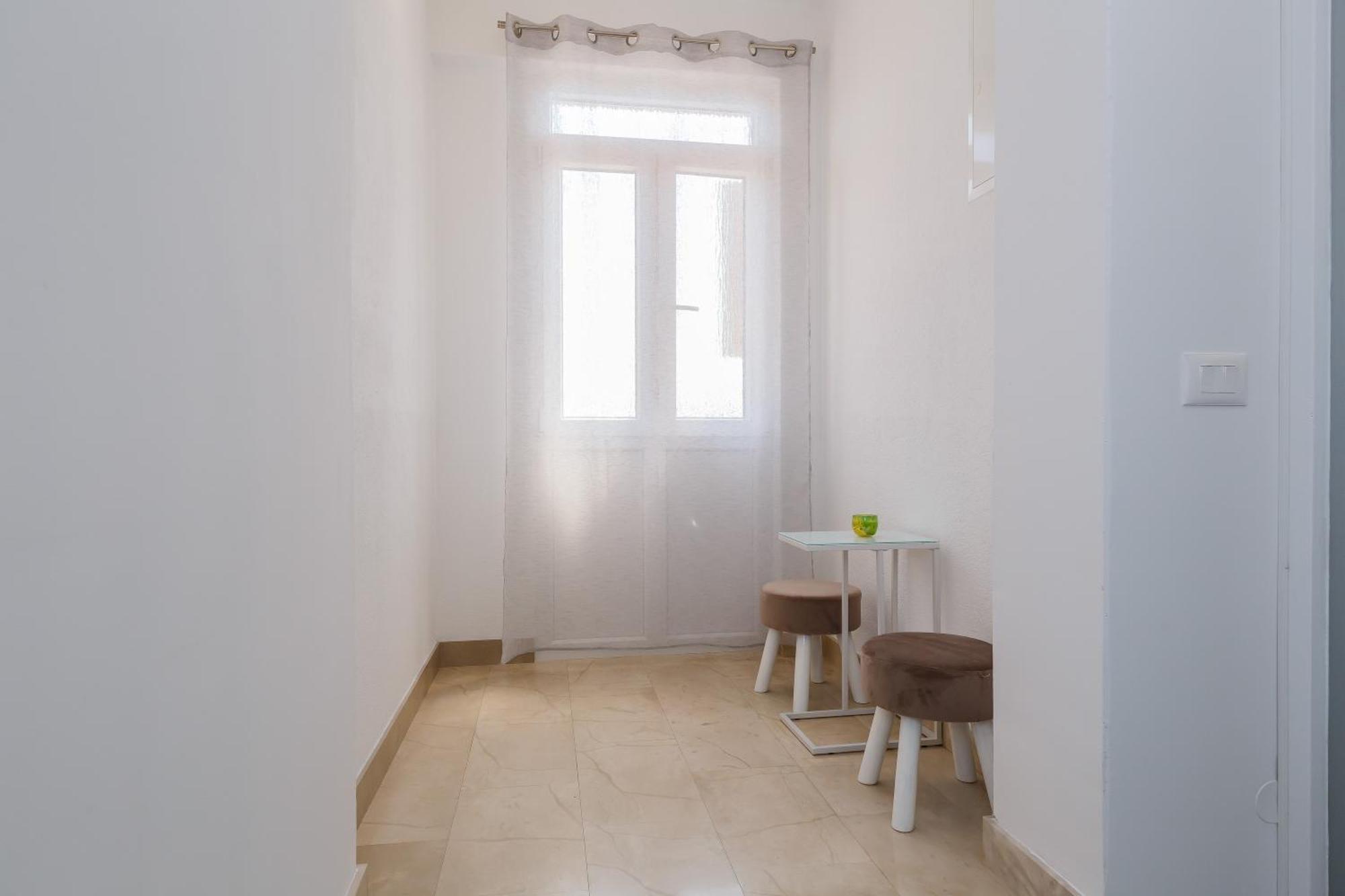 Apartmani Ujakovic Kaštela Екстериор снимка