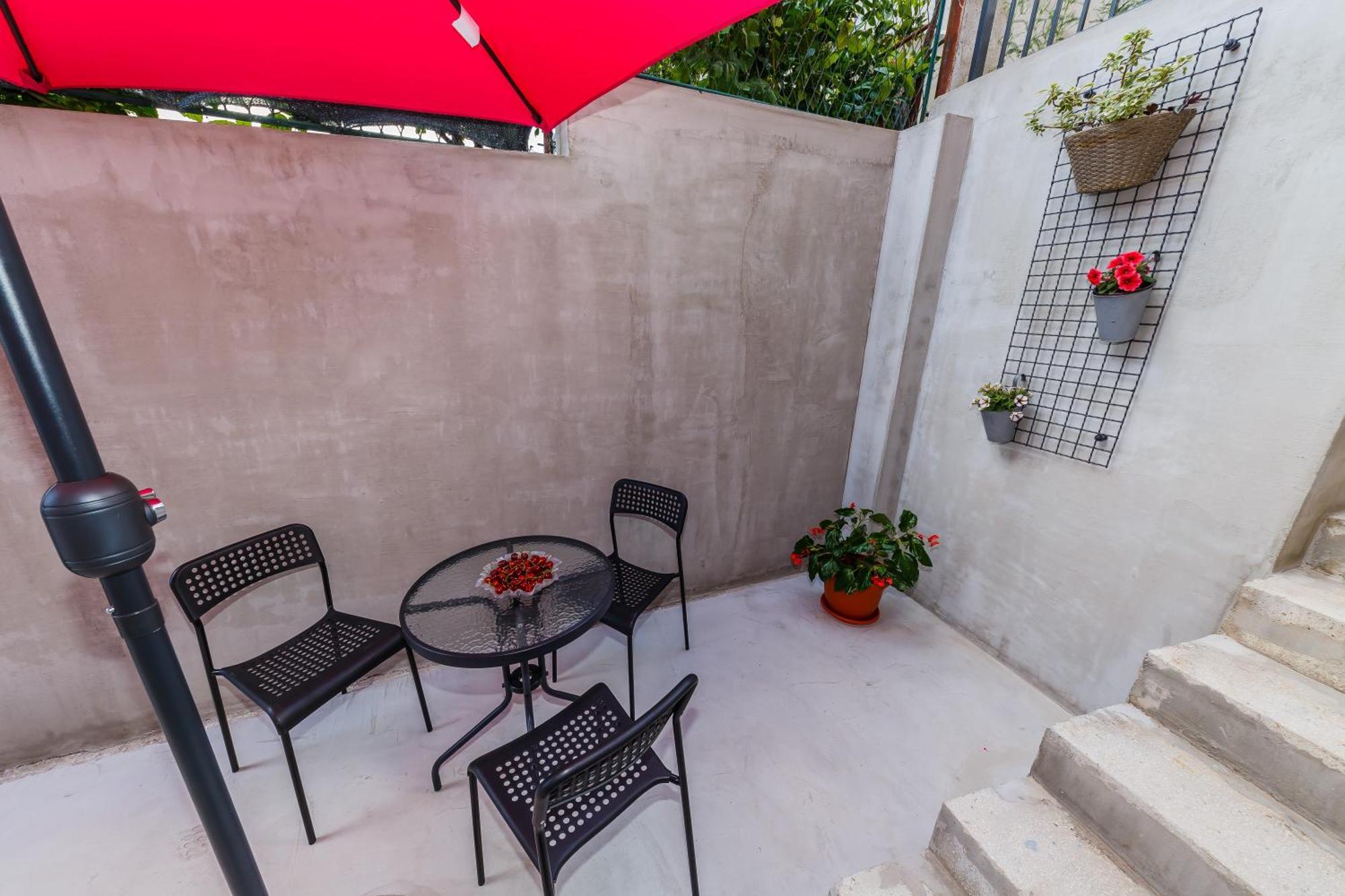 Apartmani Ujakovic Kaštela Екстериор снимка