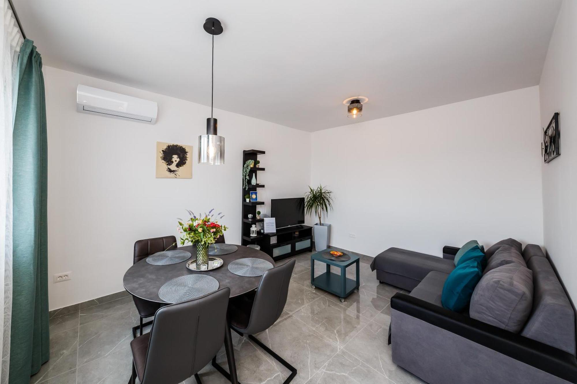 Apartmani Ujakovic Kaštela Екстериор снимка