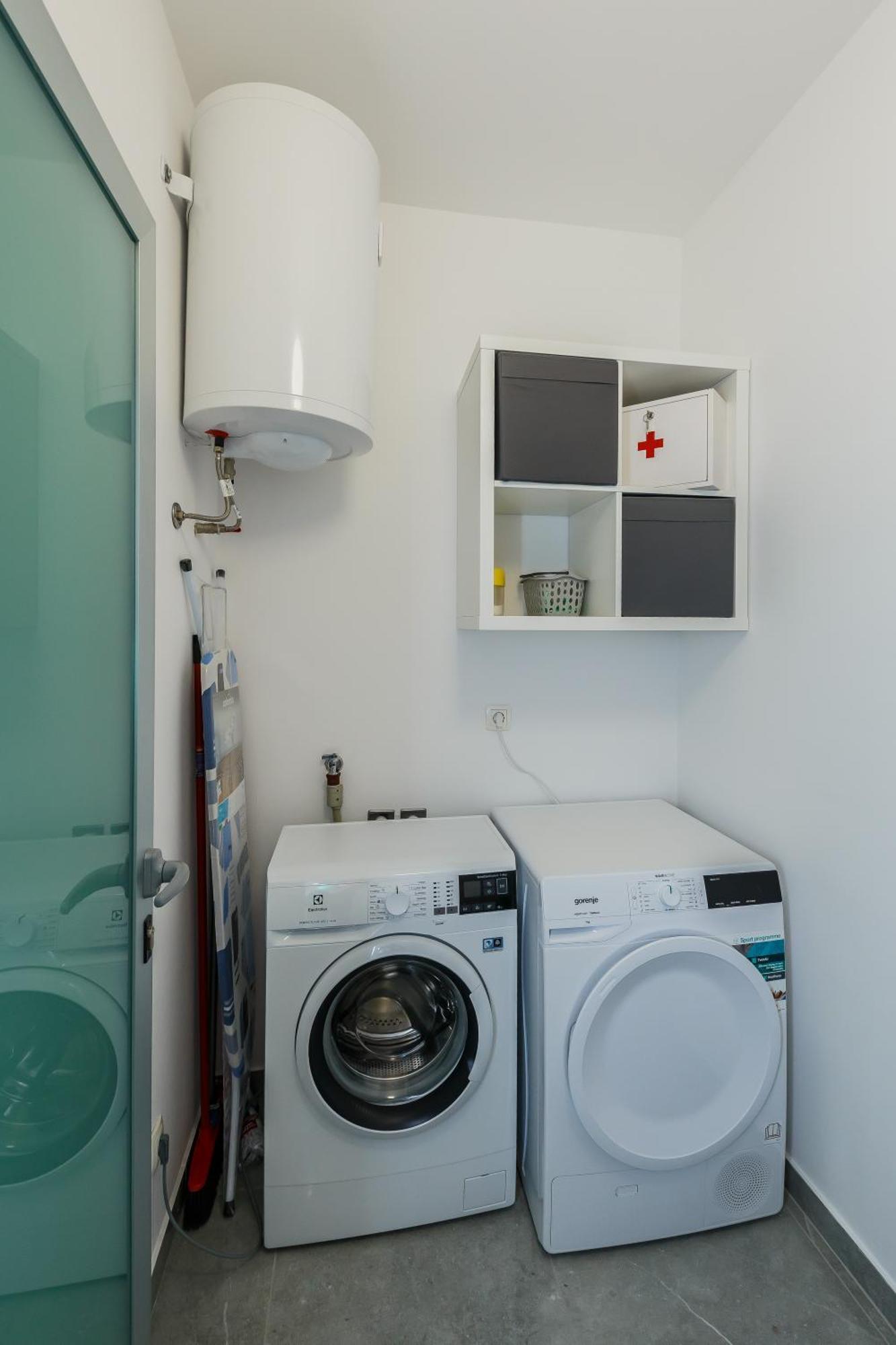 Apartmani Ujakovic Kaštela Екстериор снимка