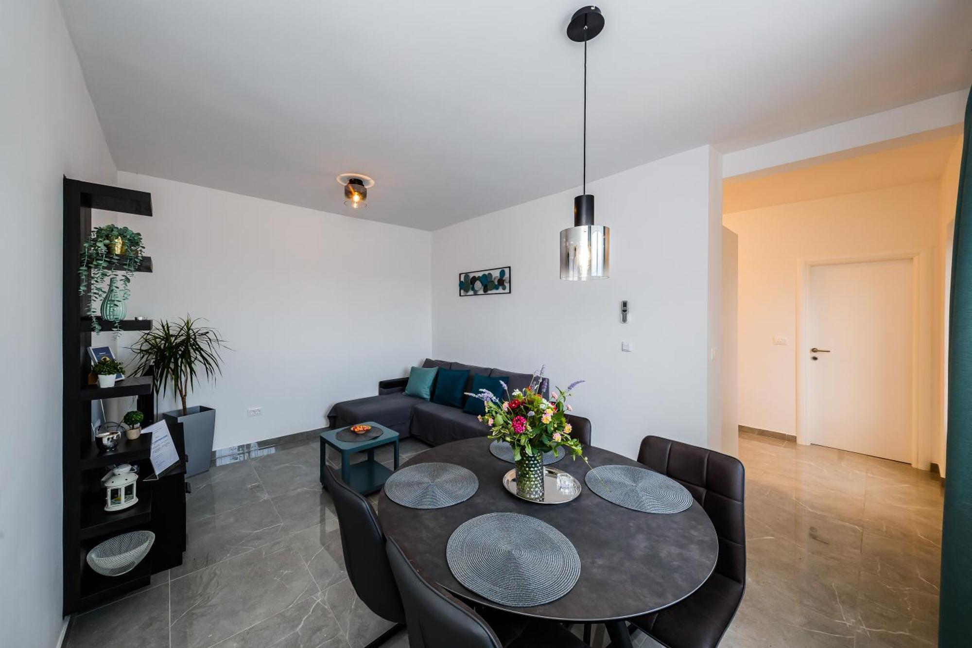 Apartmani Ujakovic Kaštela Екстериор снимка