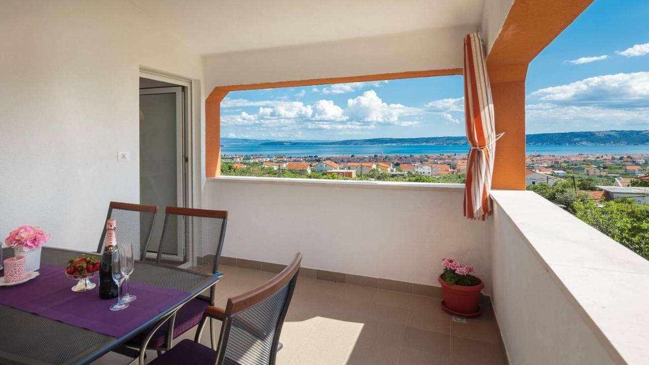 Apartmani Ujakovic Kaštela Екстериор снимка