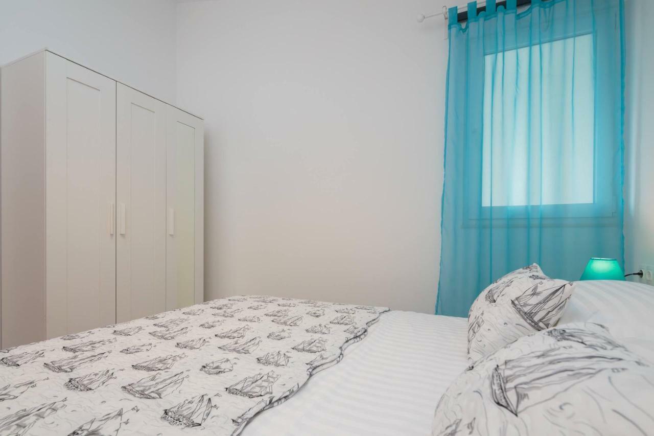 Apartmani Ujakovic Kaštela Екстериор снимка