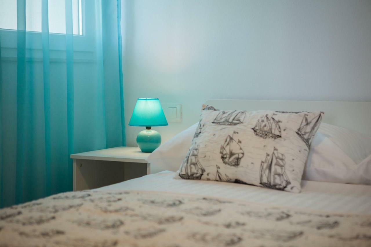 Apartmani Ujakovic Kaštela Екстериор снимка